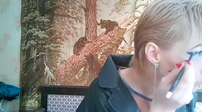 Snapshot of WildMissNiks chatting on February 10, 9:04 am WildMissNiks online show from February 10, 9:04 am