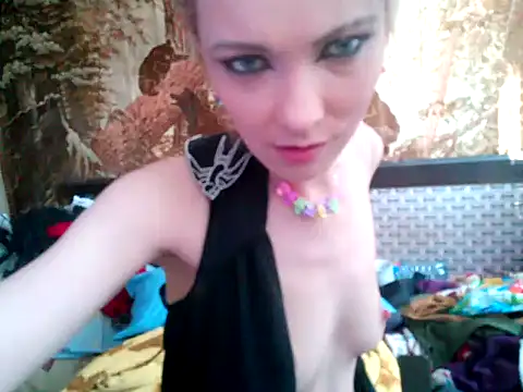 Snapshot of WildMissNiks chatting on February 23, 10:28 am WildMissNiks online show from February 23, 10:28 am