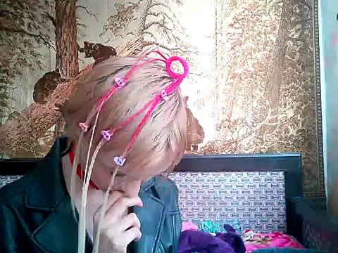 Snapshot of WildMissNiks chatting on February 25, 11:19 am WildMissNiks online show from February 25, 11:19 am