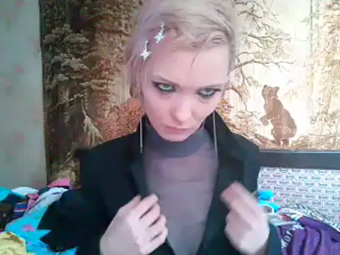 Snapshot of WildMissNiks chatting on March 5, 11:06 am WildMissNiks online show from March 5, 11:06 am