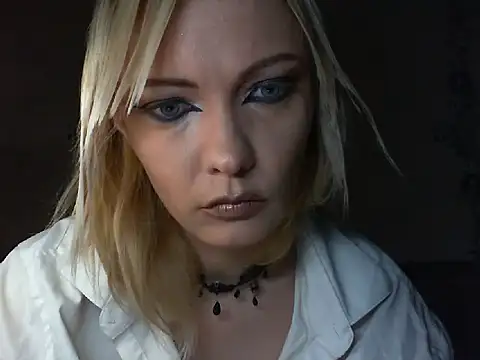 WildMissNiks online show from July 29, 6:44 am