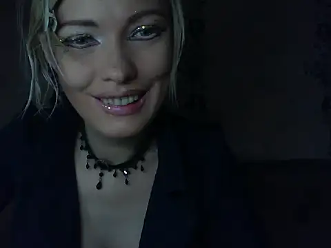 WildMissNiks online show from July 30, 7:18 am