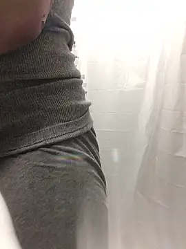 Snapshot of 69RIPsta69 chatting on February 20, 12:30 am 69RIPsta69 online show from February 20, 12:30 am