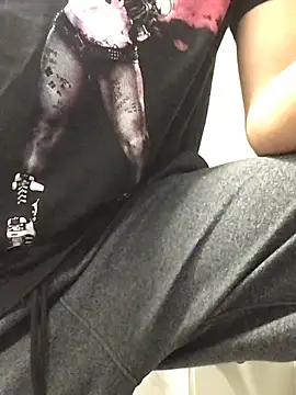 Snapshot of 69RIPsta69 chatting on March 10, 4:17 am 69RIPsta69 online show from March 10, 4:17 am