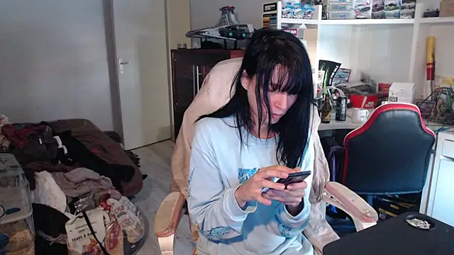 Snapshot of missthon0 chatting on June 29, 1:11 pm missthon0 online show from June 29, 1:11 pm