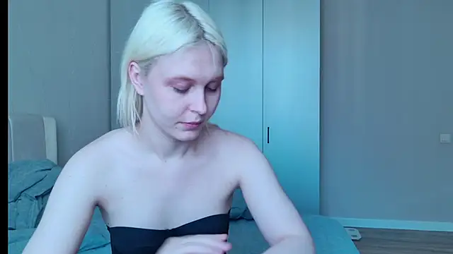 Evelyn rabbit online show from September 19, 5:20 am