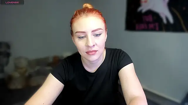 Snapshot of KindKristy chatting on June 7, 5:33 am KindKristy online show from June 7, 5:33 am