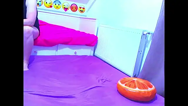 evehotty online show from April 13, 2:00 pm