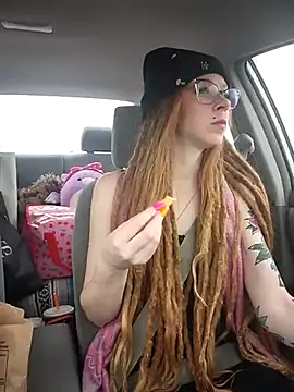 LucidLucy online show from March 2, 6:40 pm