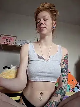 LucidLucy online show from March 16, 4:45 pm