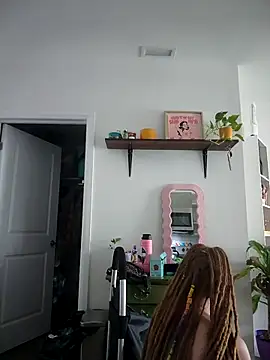 LucidLucy online show from February 22, 3:32 pm