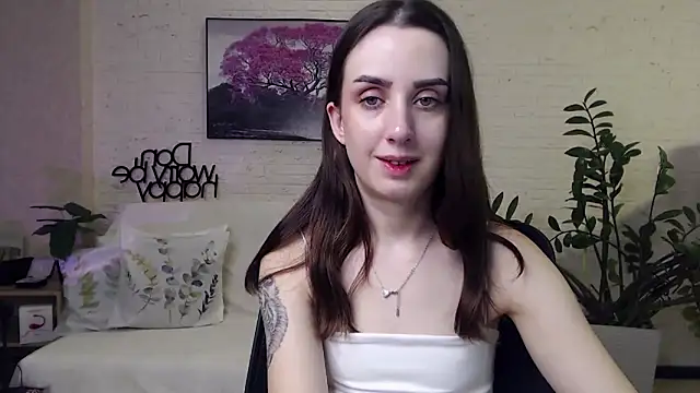 Snapshot of FranceskoJones chatting on January 5, 3:22 am FranceskoJones online show from January 5, 3:22 am
