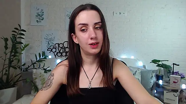 Snapshot of FranceskoJones chatting on January 26, 2:56 am FranceskoJones online show from January 26, 2:56 am