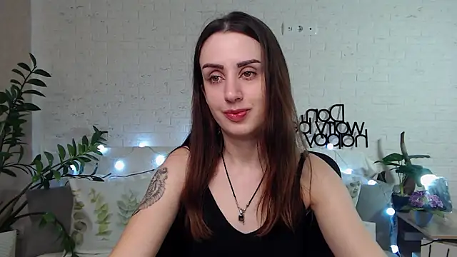 Snapshot of FranceskoJones chatting on February 5, 3:34 am FranceskoJones online show from February 5, 3:34 am