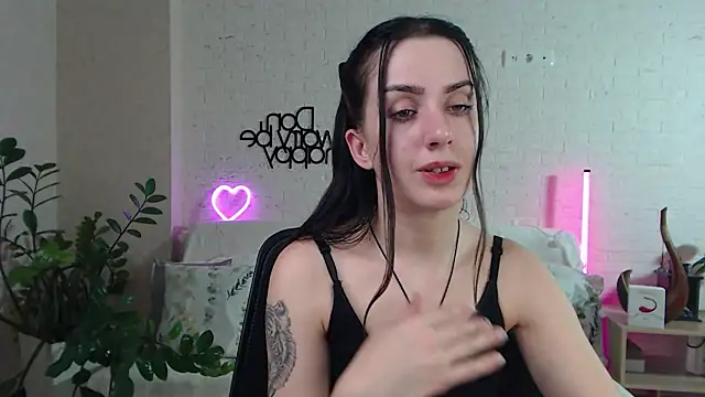 Snapshot of FranceskoJones chatting on March 4, 1:01 am FranceskoJones online show from March 4, 1:01 am