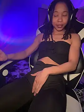 Snapshot of thebrattygoddess chatting on February 5, 9:57 am thebrattygoddess online show from February 5, 9:57 am