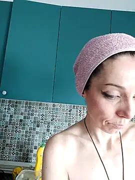 Snapshot of SoleilSustainable chatting on March 22, 10:29 am SoleilSustainable online show from March 22, 10:29 am