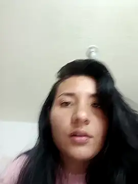 Snapshot of emily_honter chatting on March 6, 6:16 pm emily honter online show from March 6, 6:16 pm