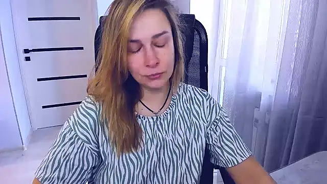 AlexiaDarren online show from March 8, 11:58 am