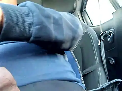 Snapshot of totino975 chatting on March 2, 7:26 am totino975 online show from March 2, 7:26 am