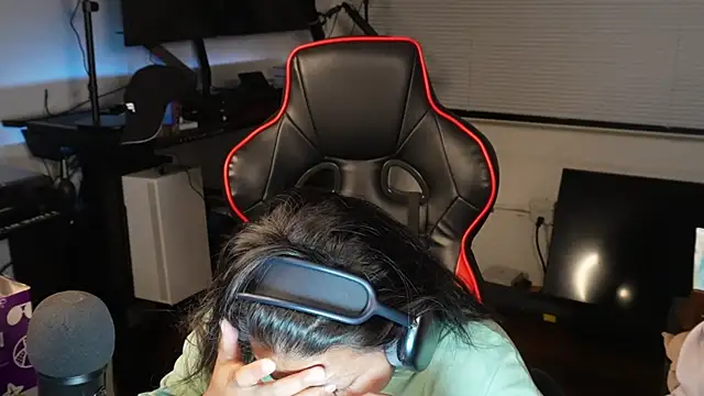 Bubbleliyah online show from February 2, 11:53 pm