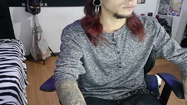 Snapshot of davidroses420 chatting on January 6, 4:58 am davidroses420 online show from January 6, 4:58 am