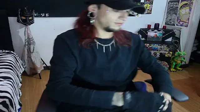 Snapshot of davidroses420 chatting on January 7, 1:28 am davidroses420 online show from January 7, 1:28 am