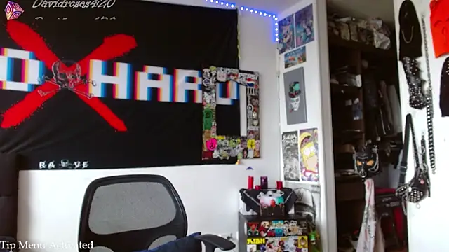 Snapshot of davidroses420 chatting on March 9, 4:22 pm davidroses420 online show from March 9, 4:22 pm