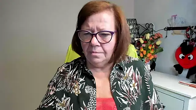 Snapshot of Adelewildx chatting on June 17, 3:42 am Adelewildx online show from June 17, 3:42 am