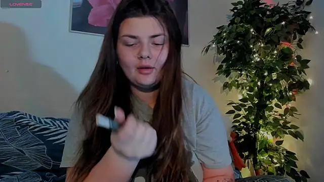 Snapshot of Eva_Shameless chatting on December 13, 1:55 pm Eva Shameless online show from December 13, 1:55 pm