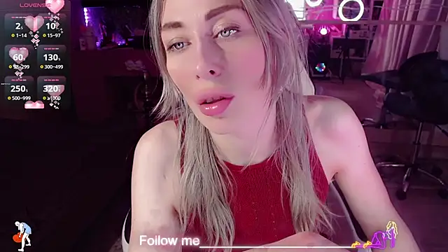 AnnieGOld  online show from March 8, 7:28 pm