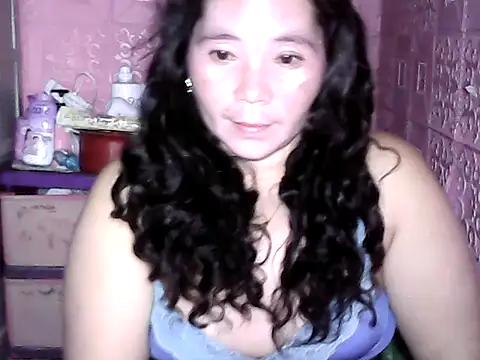 Snapshot of hotpusie_4u chatting on February 7, 5:27 pm hotpusie 4u online show from February 7, 5:27 pm