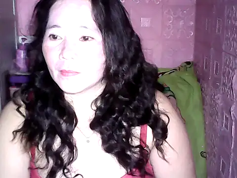 Snapshot of hotpusie_4u chatting on February 10, 4:44 pm hotpusie 4u online show from February 10, 4:44 pm