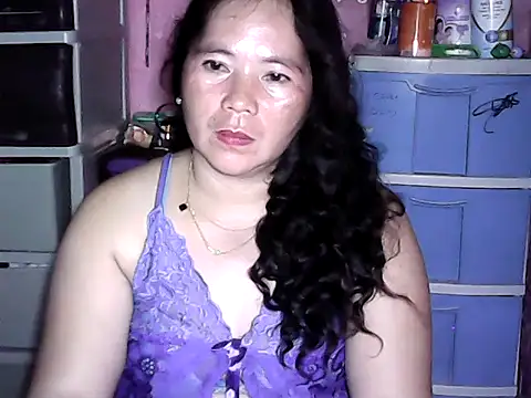 Snapshot of hotpusie_4u chatting on March 1, 4:42 pm hotpusie 4u online show from March 1, 4:42 pm