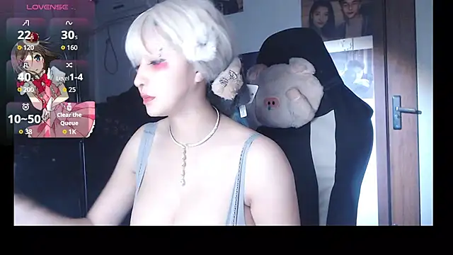 Snapshot of candy_cola chatting on October 7, 1:41 pm candy cola online show from October 7, 1:41 pm