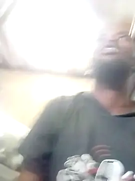 Snapshot of angeloreal chatting on March 1, 1:35 pm angeloreal online show from March 1, 1:35 pm