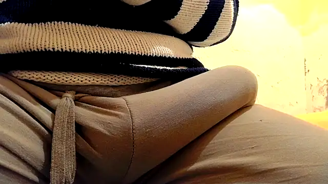 Snapshot of gae89tano chatting on February 1, 9:46 pm gae89tano online show from February 1, 9:46 pm