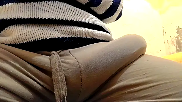 Snapshot of gae89tano chatting on February 7, 8:51 am gae89tano online show from February 7, 8:51 am