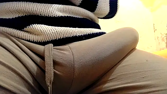 Snapshot of gae89tano chatting on February 9, 9:35 am gae89tano online show from February 9, 9:35 am