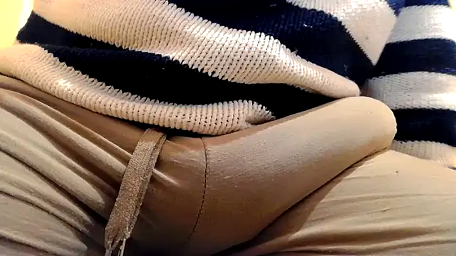 Snapshot of gae89tano chatting on February 9, 11:09 pm gae89tano online show from February 9, 11:09 pm