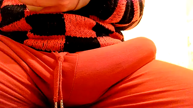 Snapshot of gae89tano chatting on February 15, 9:22 pm gae89tano online show from February 15, 9:22 pm