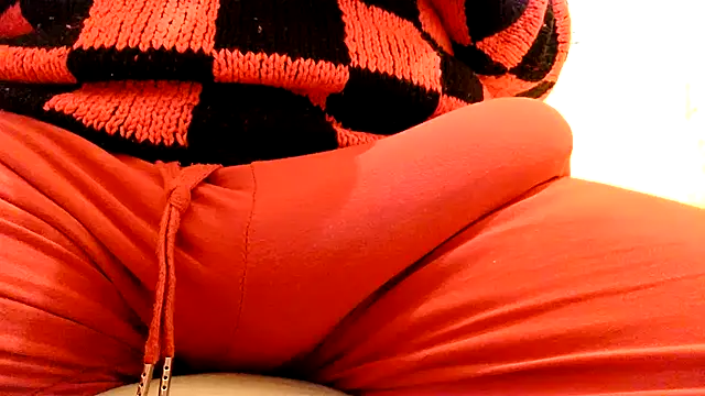 Snapshot of gae89tano chatting on February 24, 9:35 pm gae89tano online show from February 24, 9:35 pm