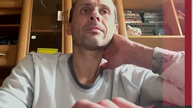 Snapshot of FireFox_Feel chatting on November 8, 10:26 am FireFox Feel online show from November 8, 10:26 am