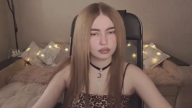 ViolettaLopez online show from November 23, 10:15 am