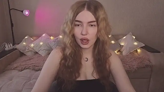 ViolettaLopez online show from February 3, 1:05 pm