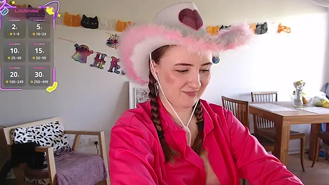 Black Eva  online show from October 31, 5:14 pm