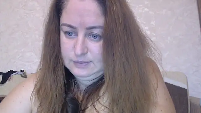 Amy August online show from October 25, 8:00 am