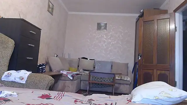 Amy August online show from November 11, 11:21 am