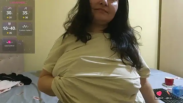 Snapshot of BBW_MILF_4U chatting on March 3, 12:05 pm BBW MILF 4U online show from March 3, 12:05 pm