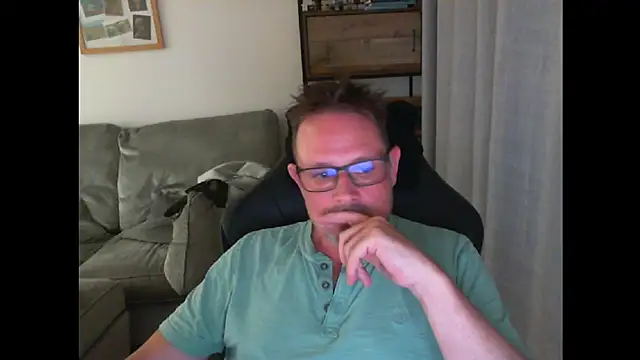 Snapshot of ZebedeePirate chatting on March 22, 10:15 pm ZebedeePirate online show from March 22, 10:15 pm